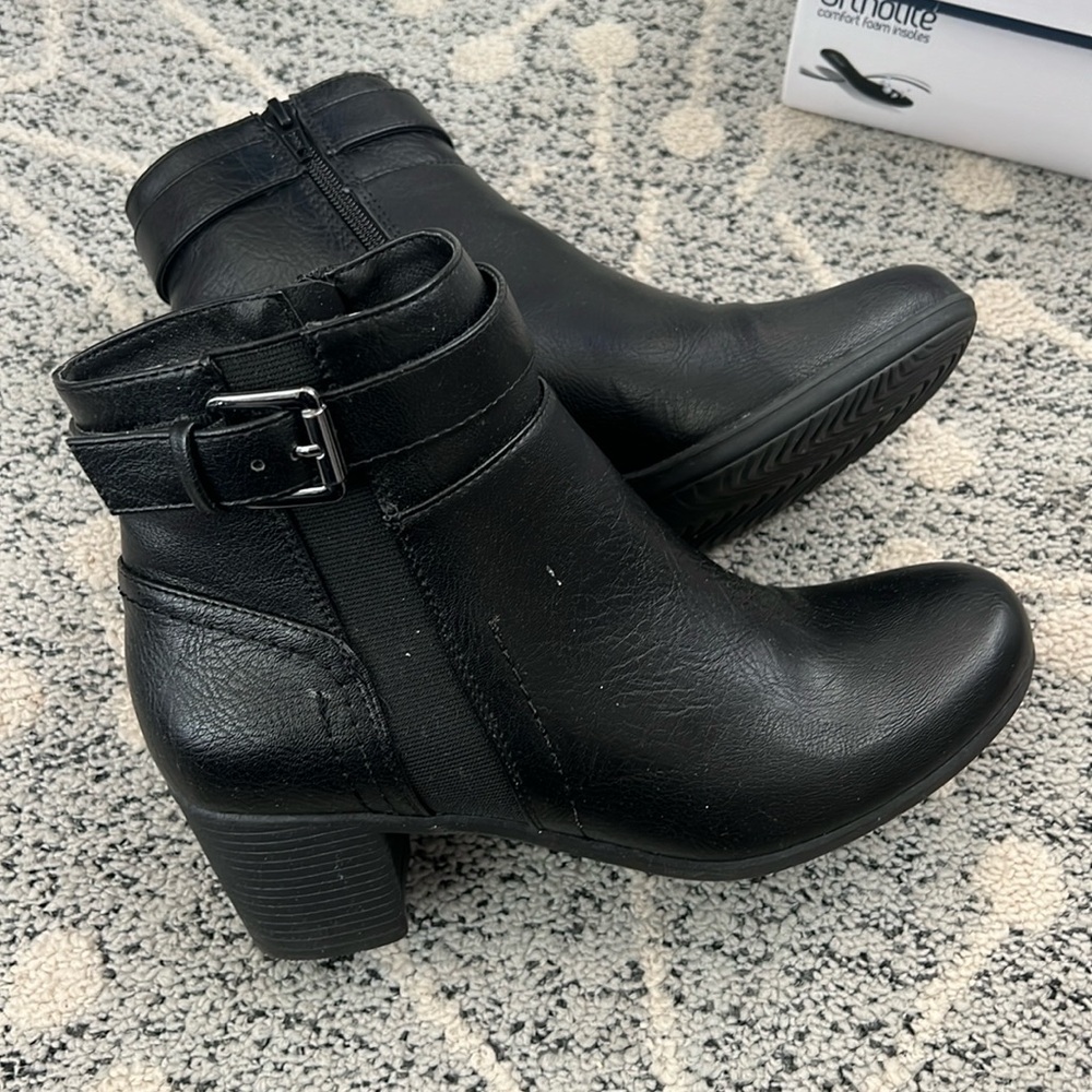 Croft and borrow ortho light women’s black booties size 9 style Baron